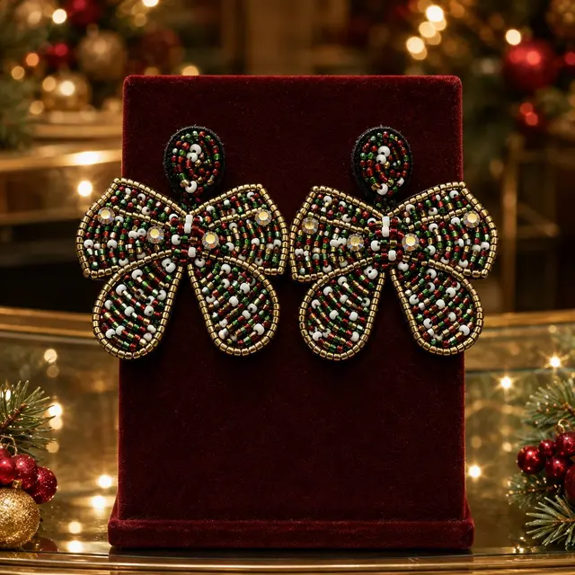 Aretes Bordados Moña, 8cm · Accesorios Navideños · Santa Shop Guatemala